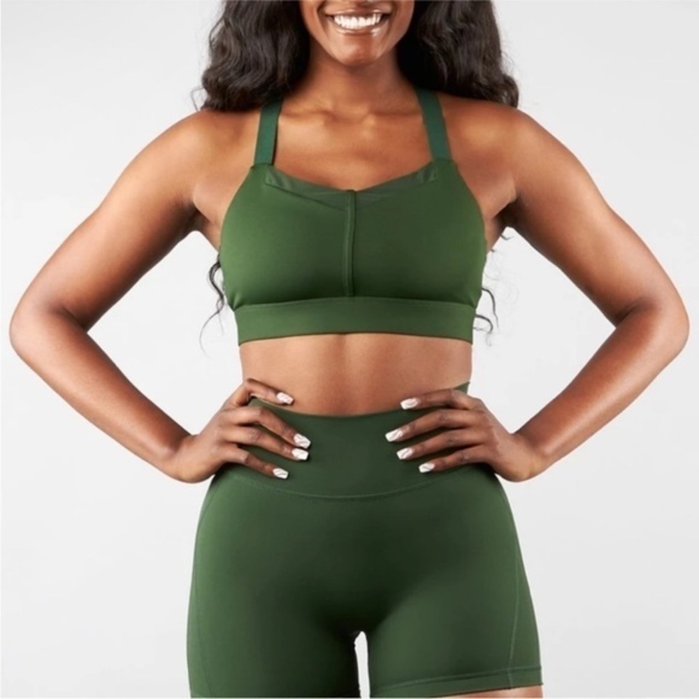 NWOT Buffbunny Under Pressure Sports Bra Green L